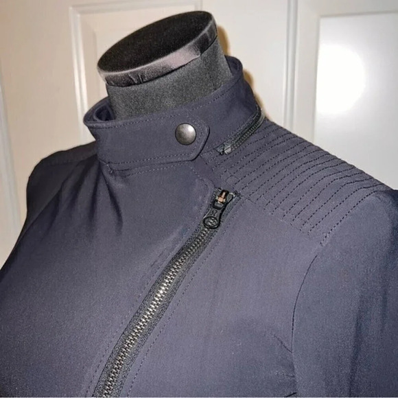Lululemon Bust A Move Jacket Size 4 ❤️ - Picture 6 of 10